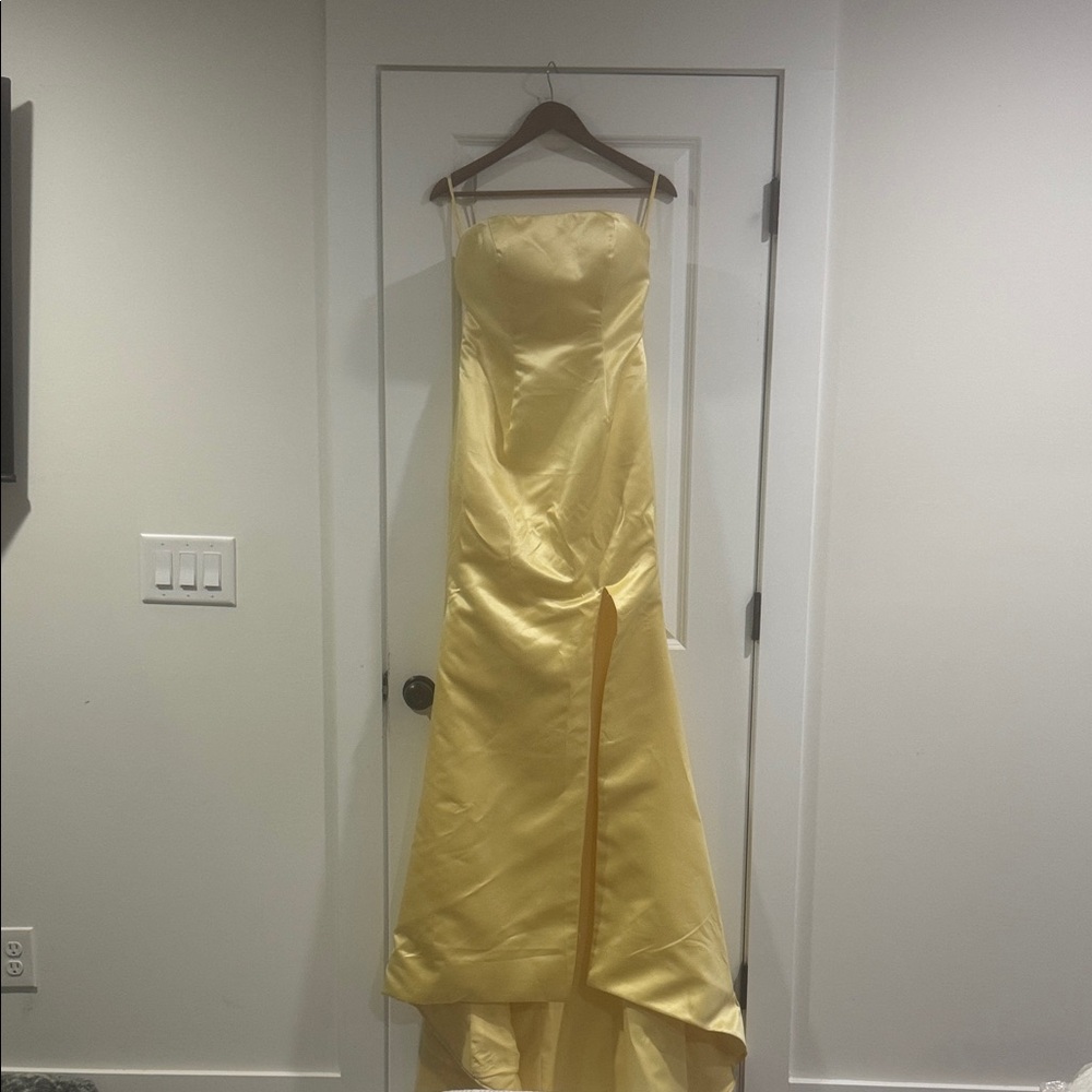 Elegant Yellow Strapless Gown